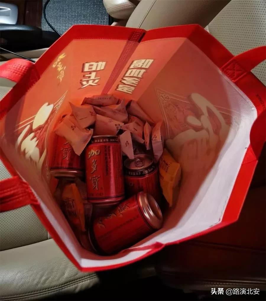 暖心守护抗击疫情,暖心疫情防控志愿者活动