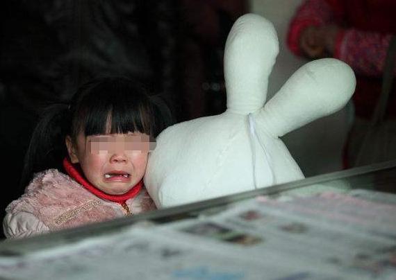 “妈妈,同桌总是摸我”,妈妈这么做,挽救了女儿的未来