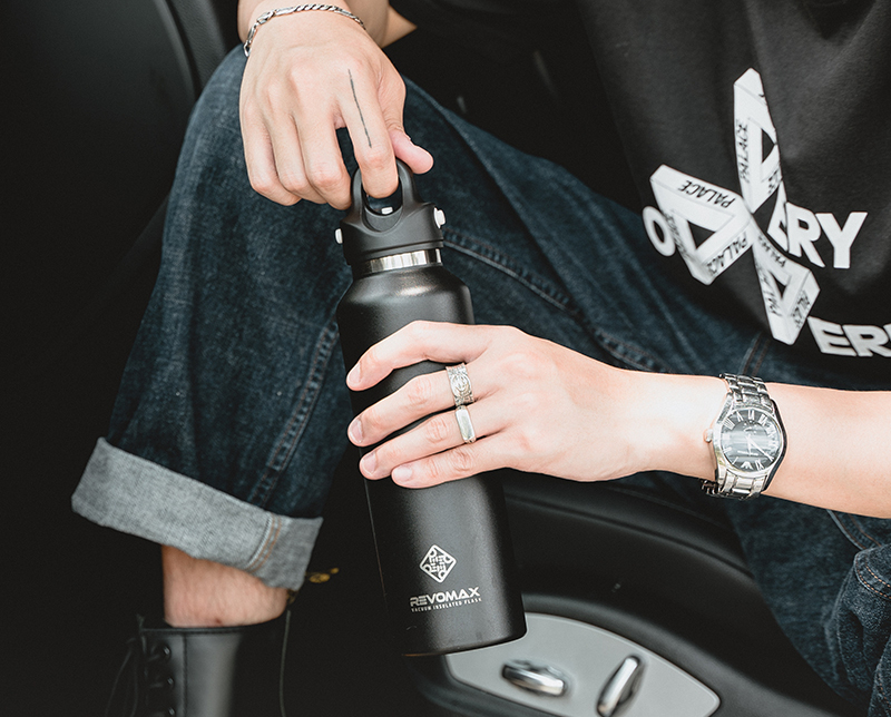 单手开盖无螺纹水杯,按压式自动开盖水杯