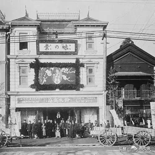 味精从清水变鸡汁的神调料，到不少人口中的害人精，经历了什么？