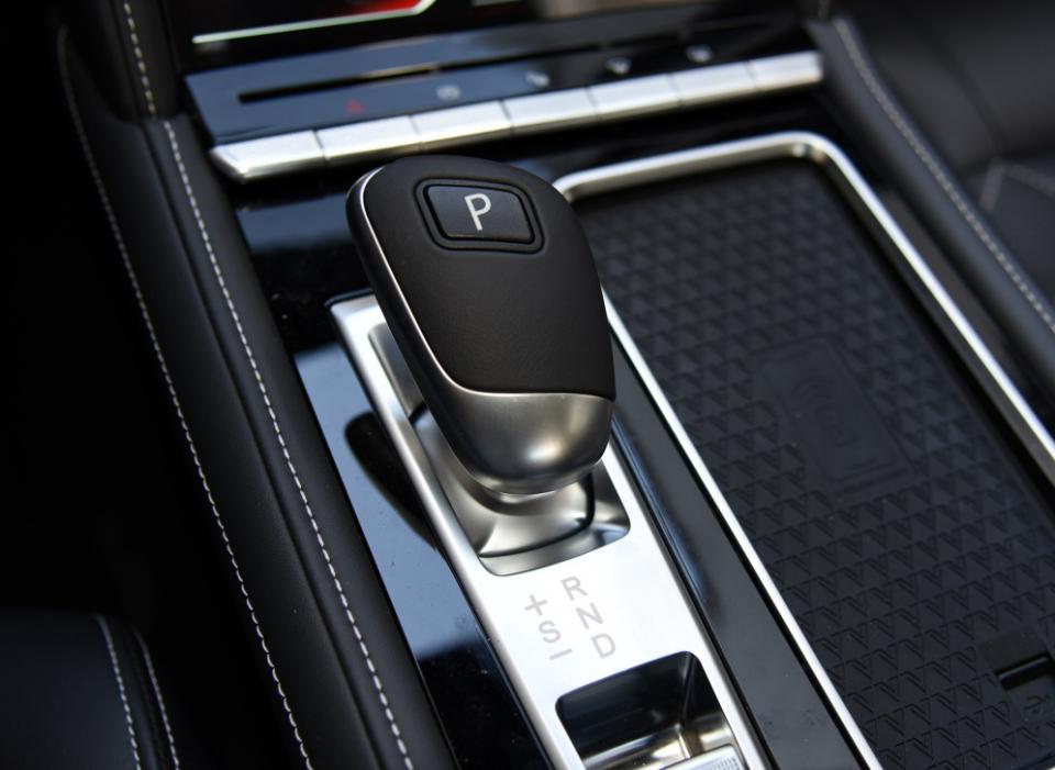 今晚将上市，车头配备66颗星钻，内饰15.6英寸液晶屏，预售11万起