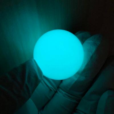 谁挖出6吨重的夜明珠,陕西男子挖到夜明珠如今成了路灯