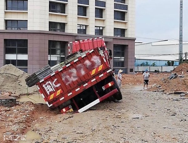 陷车最简单的解决方法,陷车怎么自救最有效