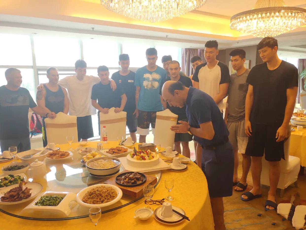 新疆男篮阿的江简历,男篮主帅阿的江个人资料