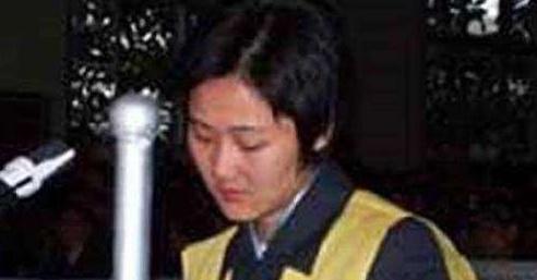 她曾是中国第一悍匪的头号*妇情**,护士出身,被捕后说出“九个字”