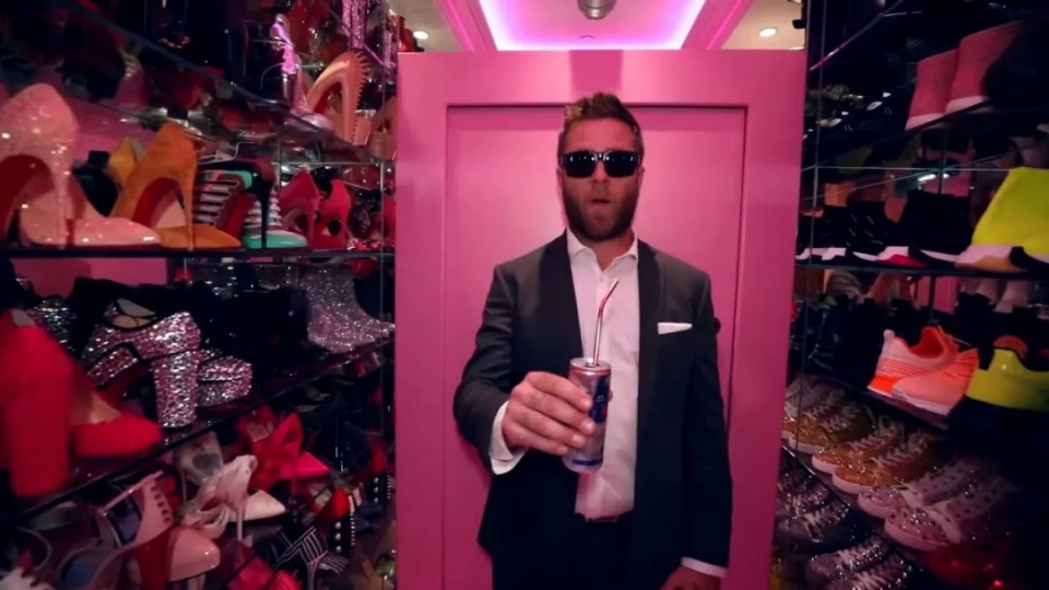 香奈儿磨刀、爱马仕砌墙,J姐的衣帽间戏可真多