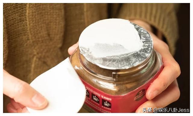 在李佳琦直播间买零食，是个划算的选择吗？