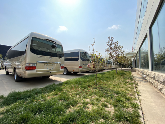 豪华丰田考斯特中巴,2020超豪华考斯特商务车图片