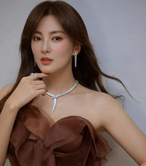 浪姐幕后爆料送礼物,黄晓明宣传浪姐