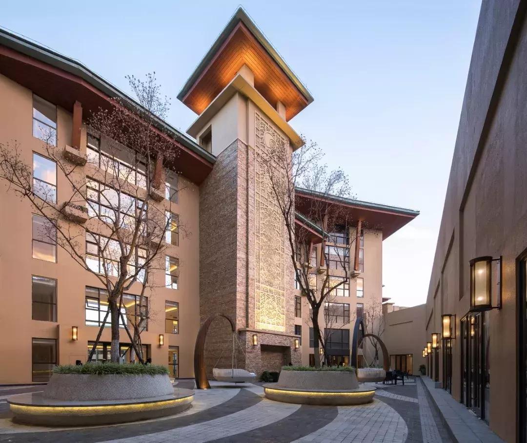 大理洱海苍山希尔顿,背靠苍山面朝洱海