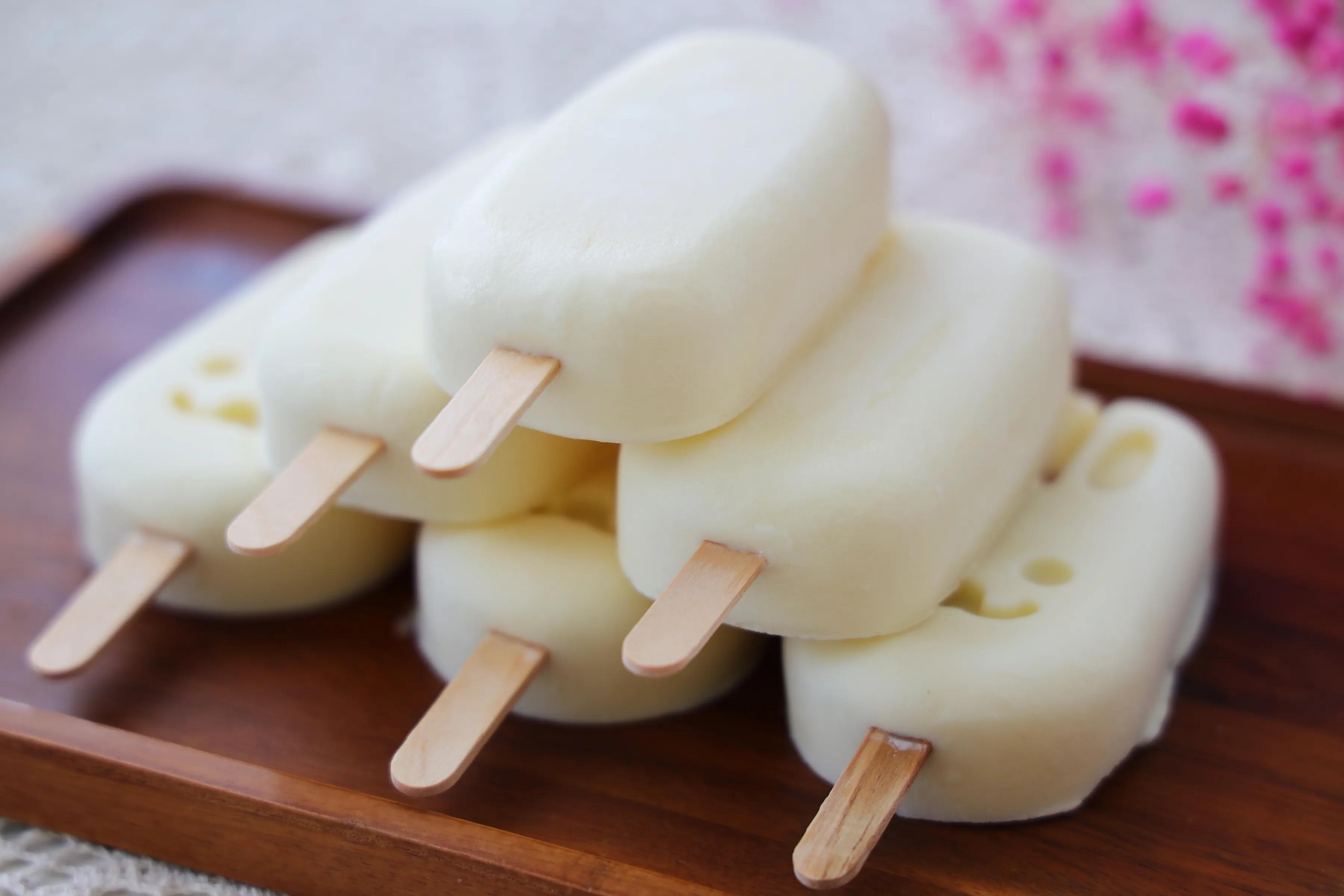 天气热了雪糕该怎么做呢,在热天没有冰箱怎么做雪糕