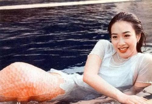 女星珠圆玉润骨瘦如柴,筷子腿排骨胸