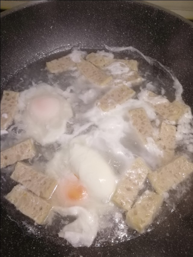 鲜黄花菜蛋汤,鲜黄花菜蛋花汤