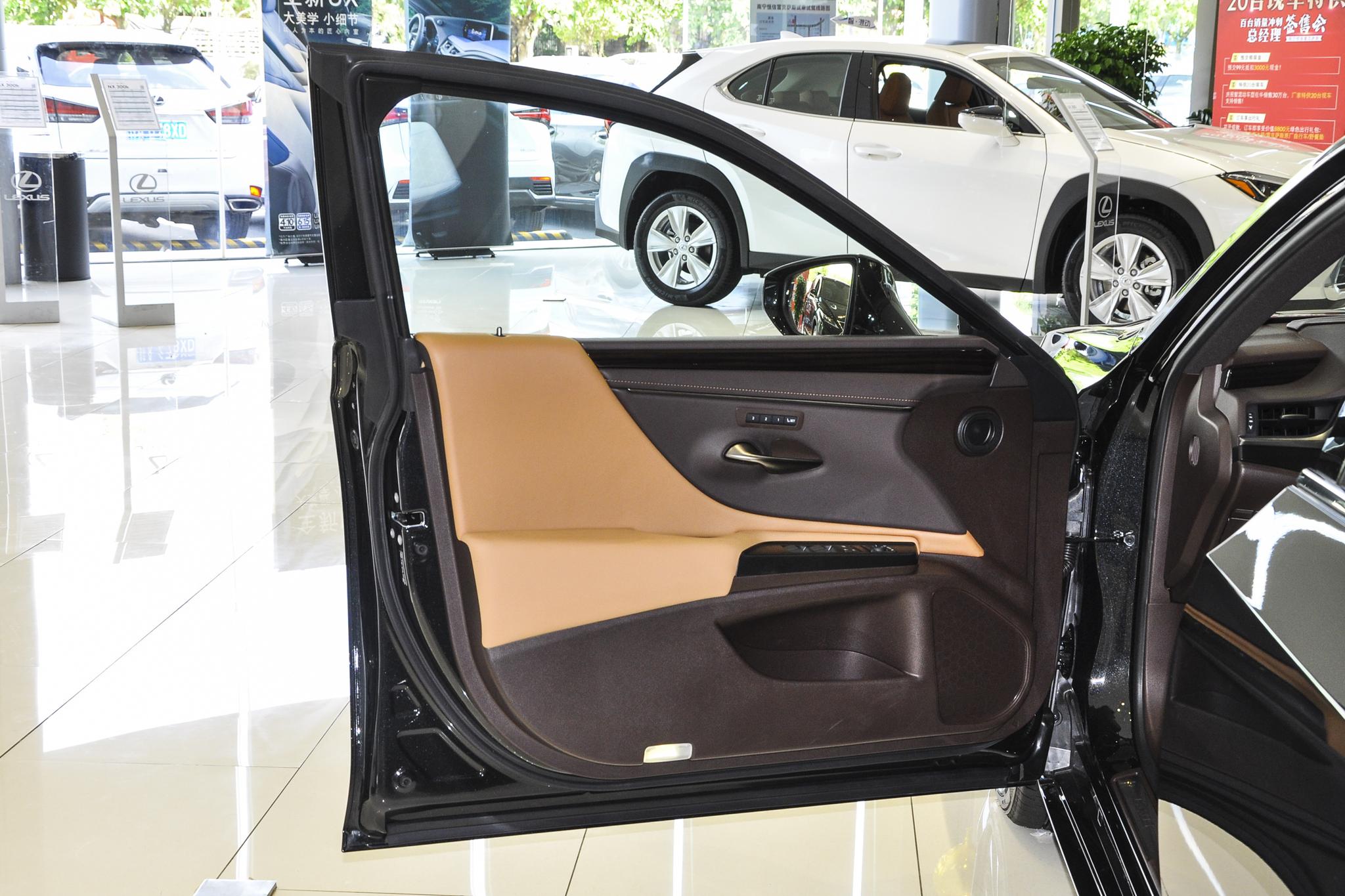 雷克萨斯es200和es260怎么选,凯美瑞2.5发动机和雷克萨斯es260