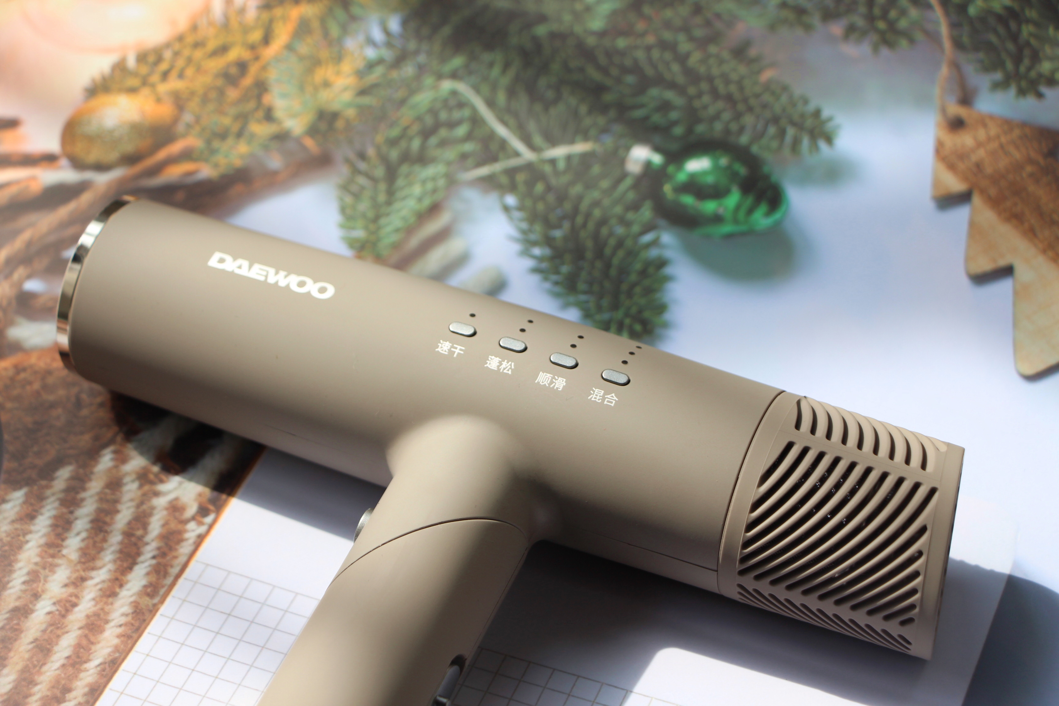 百变实用发型,百变造型吹风机