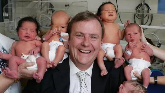 婢虫床鐨勭櫧鏃ユⅵ瑙嗛,婢虫床缇庢ⅵ涔嬫梾