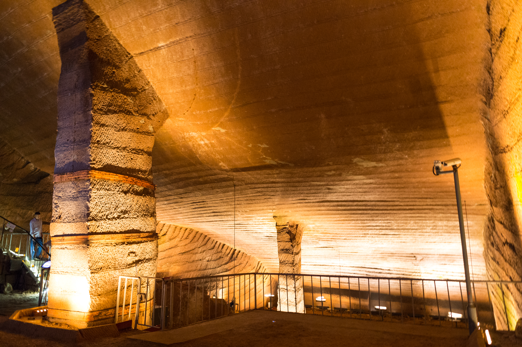 浙江龙游石窟沉睡千年,浙江龙游石窟简介