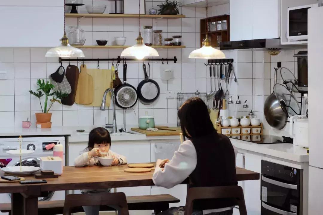 家具不要买太多极简生活,家具都是捡来的