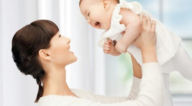 冬季皮肤容易干燥粗糙主要是因为,冬天了宝宝皮肤干燥怎么办