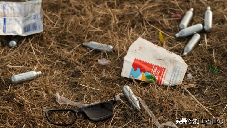 企鹅粪便散发氮气,企鹅粪便有多可怕