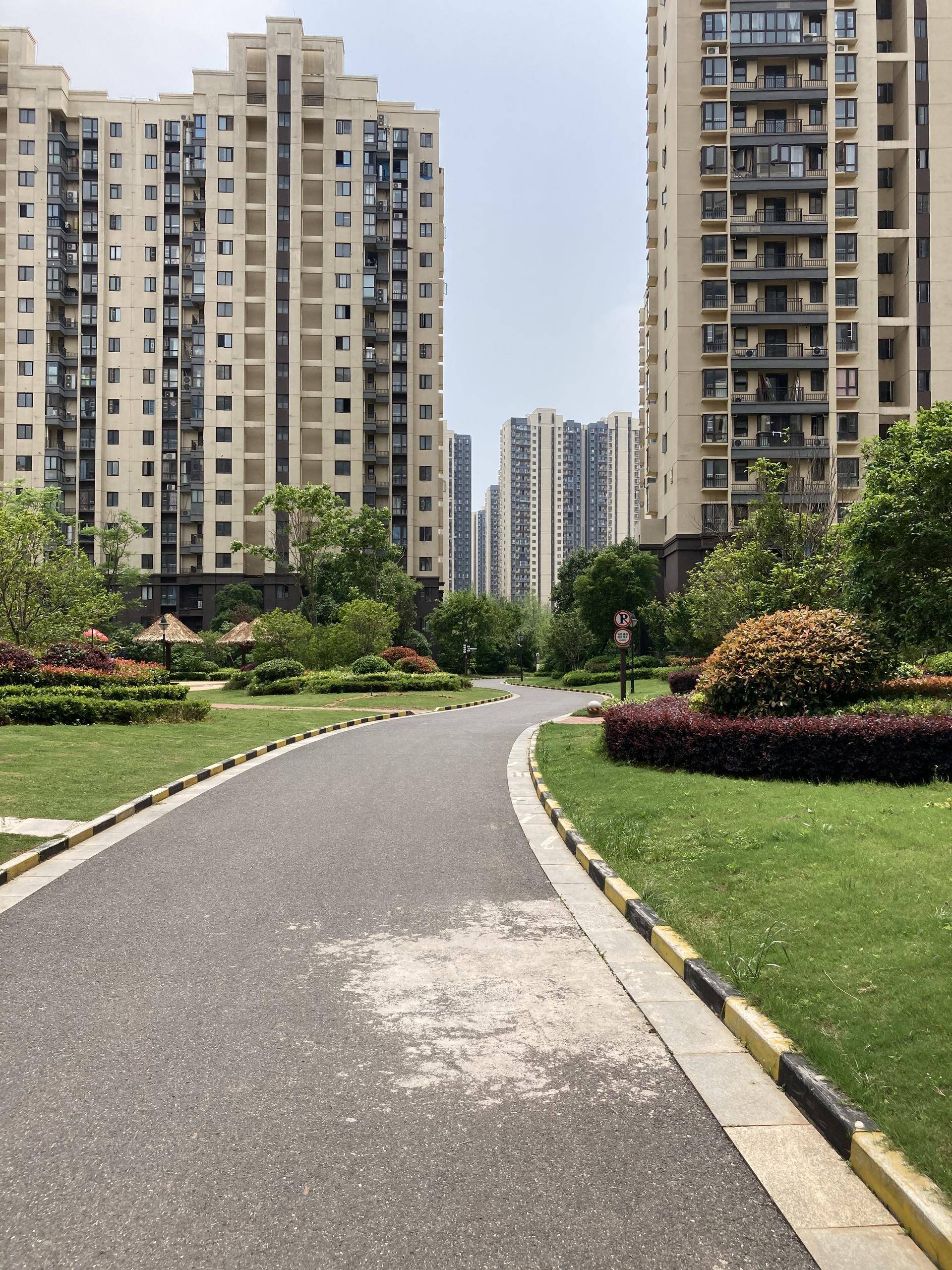 iphonese最新代测评,新一代iphonese4月发布