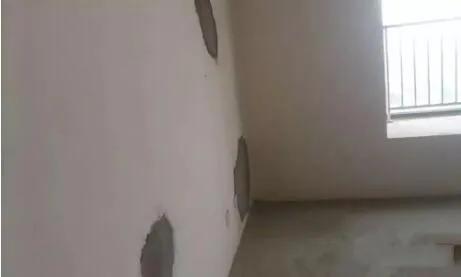 粉刷石膏与腻子脱层是什么原因,腻子脱粉后起皮怎么回事