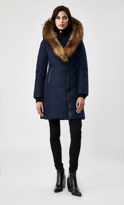 中国体育生标志的羽绒服,体育生羽绒服火了