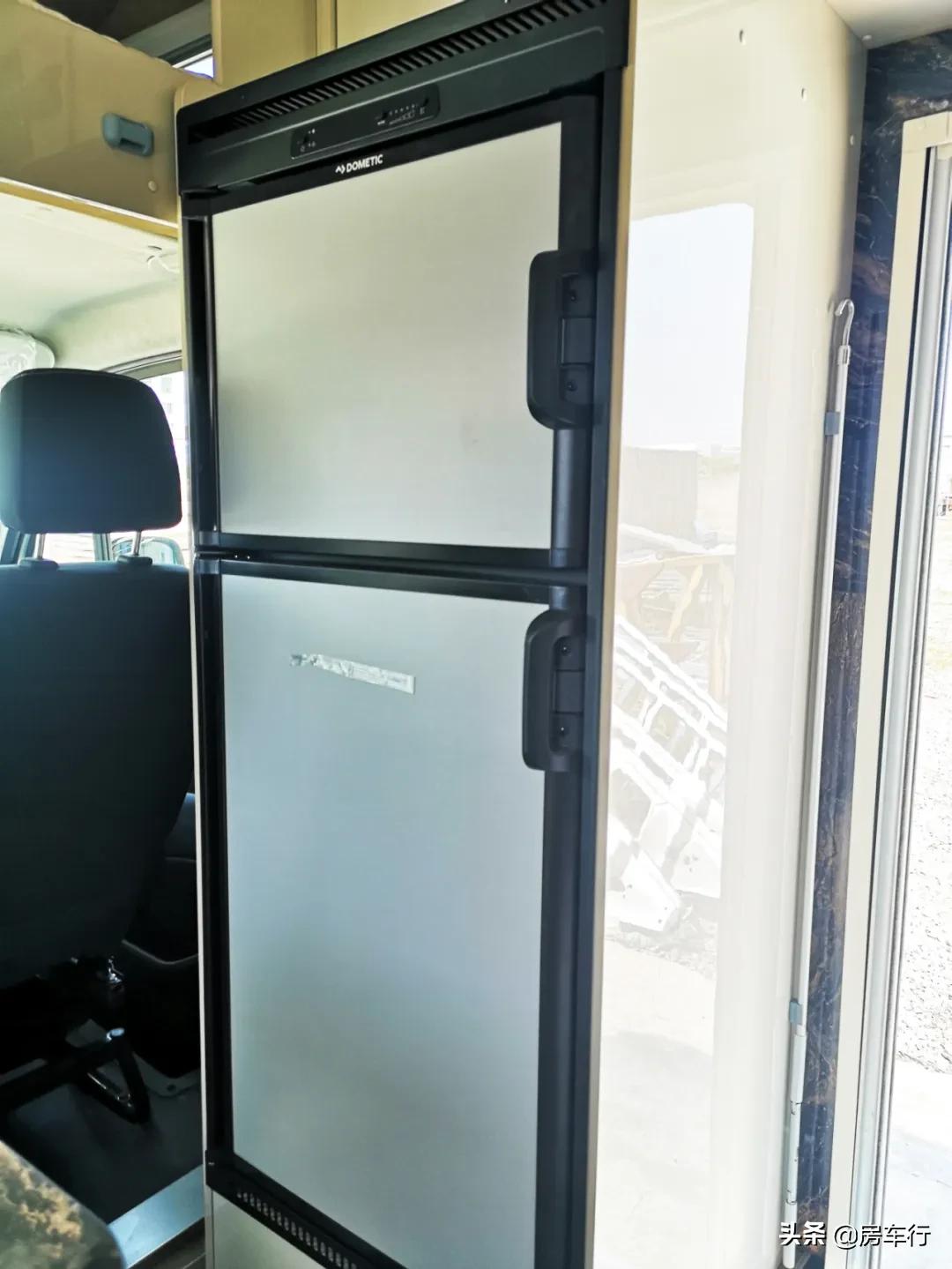 依维柯四驱升顶房车b型房车,依维柯c型房车戈士达房车