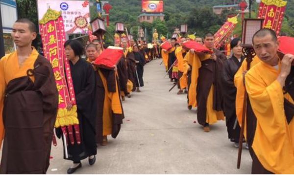 南无阿弥陀佛的正确叫法,阿弥陀佛翻译成汉语怎么讲