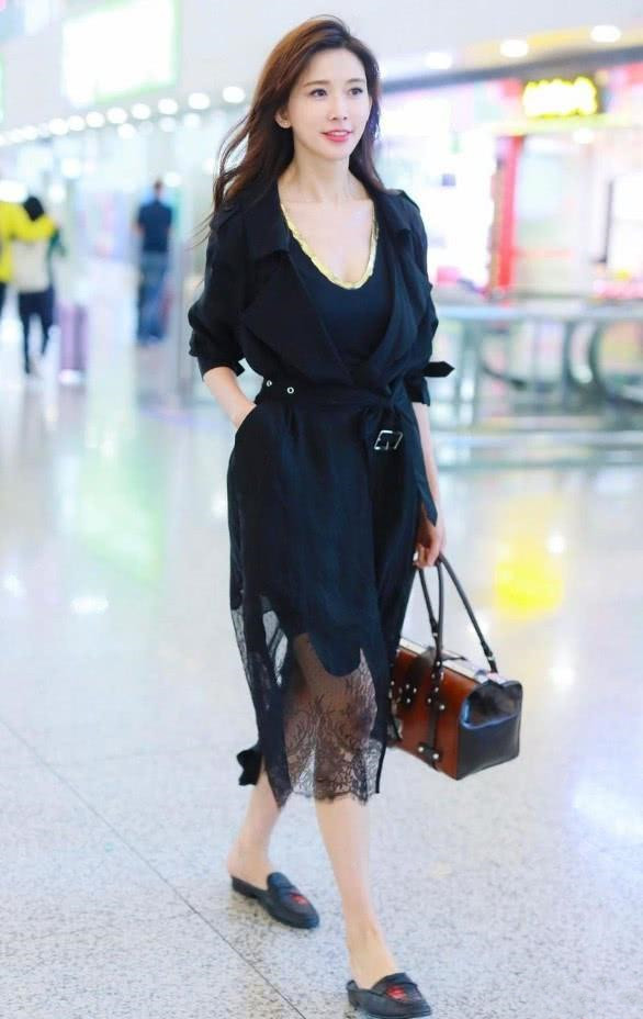 脚宽的女生适合穿的鞋,脚宽的女人好吗