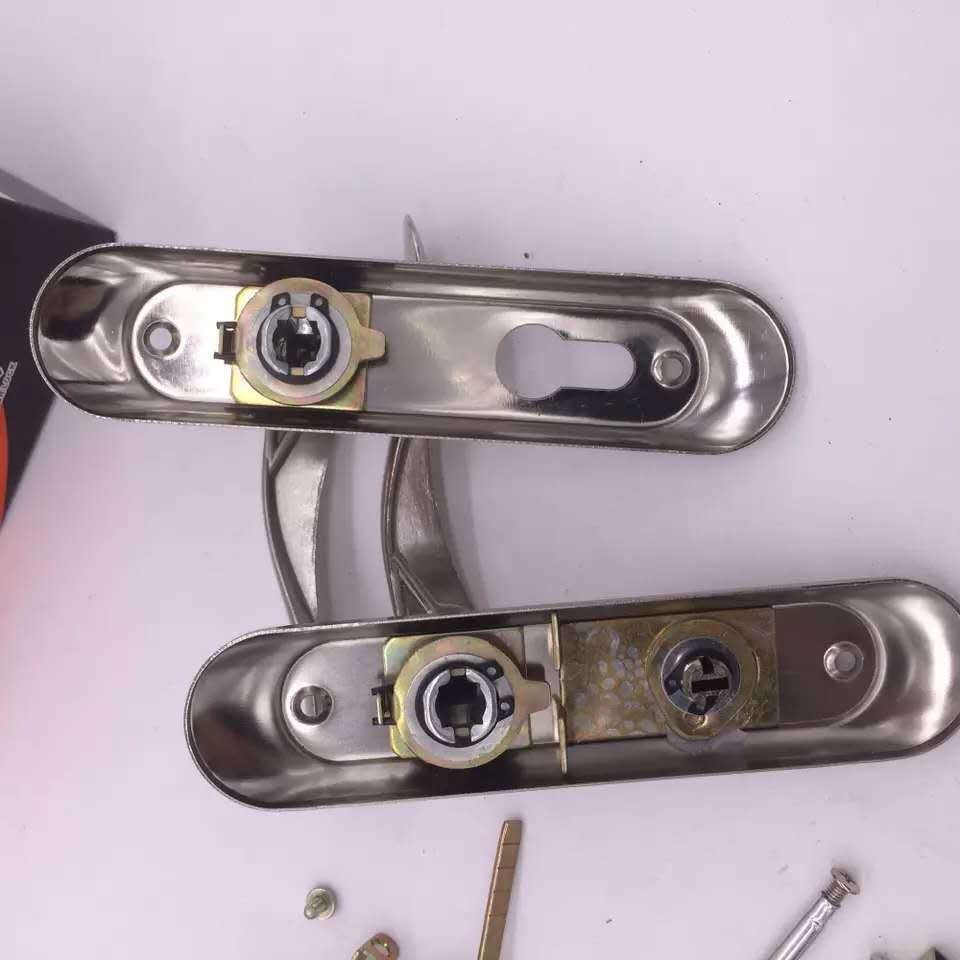 卫生间门锁坏了怎么维修,卫生间的门锁坏了怎么修