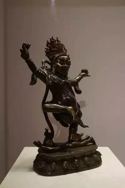 清代铜鎏金佛像的鉴定,清代铜鎏金无量寿佛像