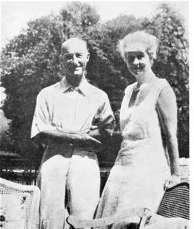 她是美国最富有的女人，却被丈夫冷落，她出轨，首相都为她求情