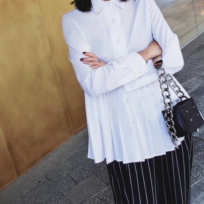 有褶皱的衣服和没褶皱的衣服对比,带褶皱的衣服怎么才能保持褶皱