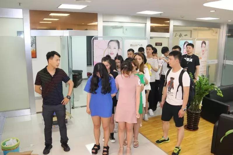 假扮微商诈骗案,cosplay网红宣传反诈骗