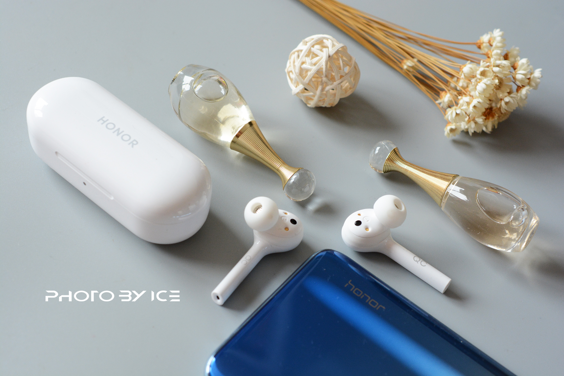 荣耀蓝牙耳机flypods3对比青春版,荣耀FlyPods青春版真无线蓝牙耳机