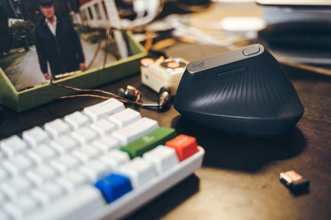 罗技鼠标g325评测,罗技鼠标mxvertical测评