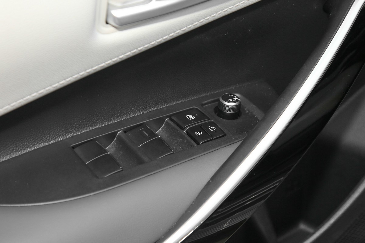 卡罗拉2014款1.6cvtgl油耗多少,丰田卡罗拉测评视频油电混合