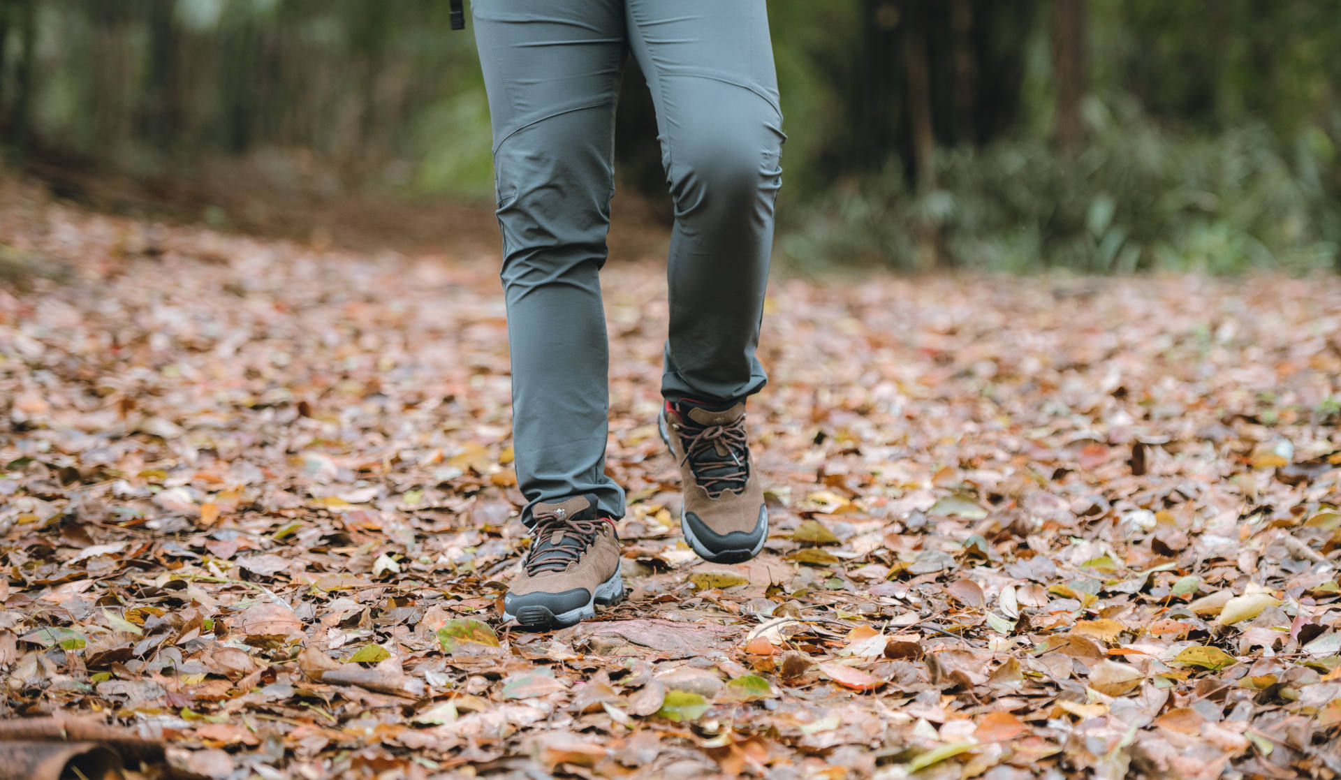 夏季户外徒步怎么穿,户外旅行穿搭图