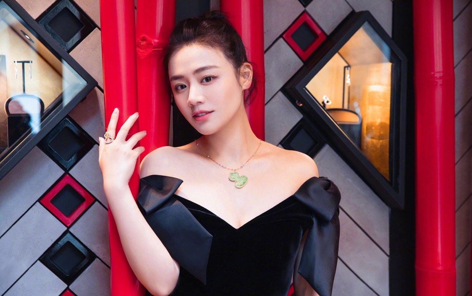 金至尊和谢瑞麟什么关系,麒麟珠宝和谢瑞麟哪个好