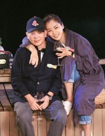 王珂：百亿富豪闪婚女明星，三年后遭遇破产，媳妇成“国民贤妻”