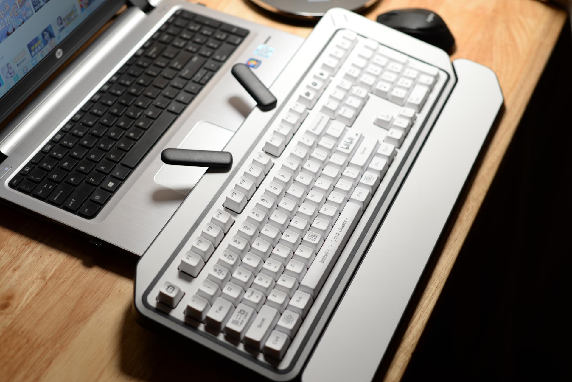 ikbc机械键盘红轴与akko红轴,ikbc樱桃轴机械键盘推荐