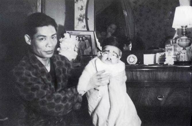 李小龙和他的父亲,19岁李小龙拍的电影