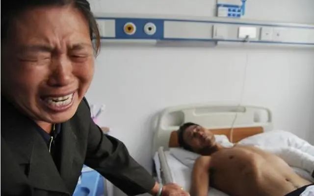 56岁男子深夜脑出血,提醒:这把年纪了,怎么还做这2件事