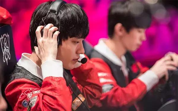 英雄联盟职业联赛谁单杀过uzi,uzivnvsjackeylove德莱文