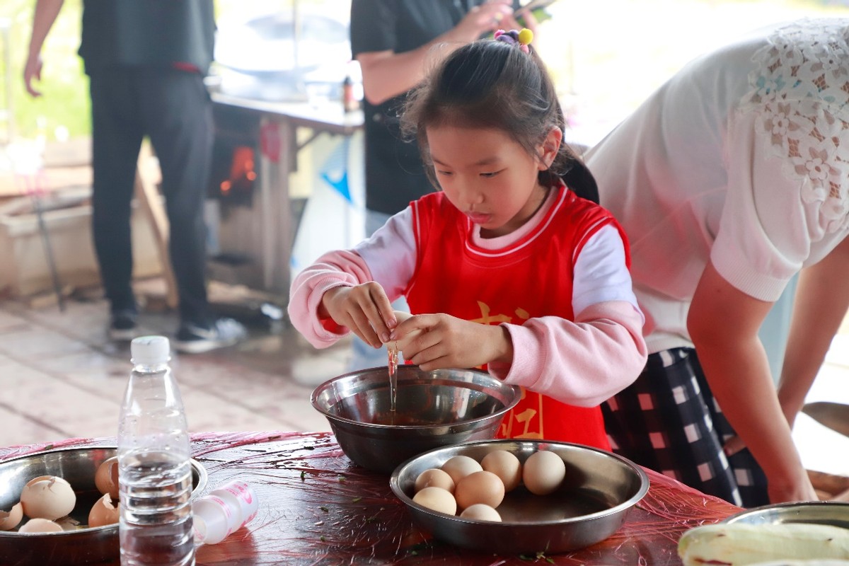 东莞东城万达亲子活动,亲子足球嘉年华广州上演