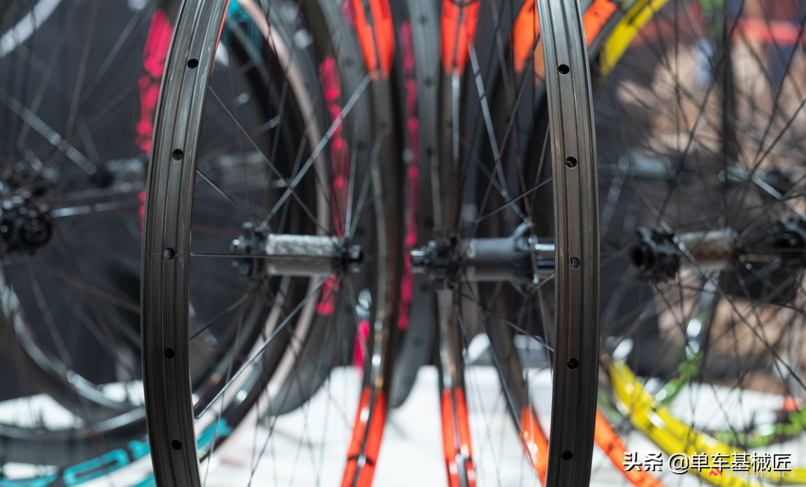 自行车真空胎的真实感受,自行车真空胎和非真空胎如何区别