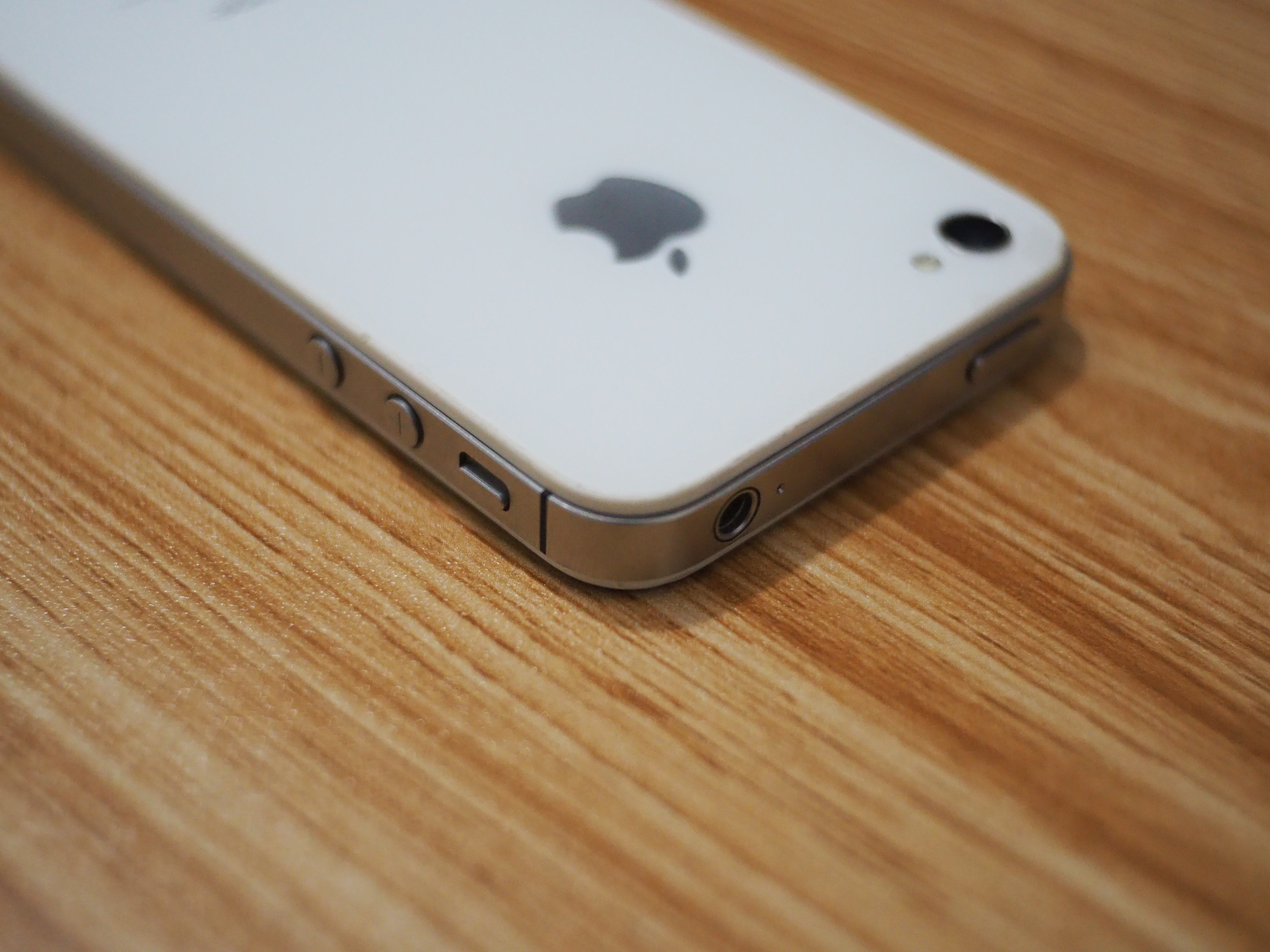 追忆搞机年华，10年前爆火的iPhone4S，现在流畅与否？