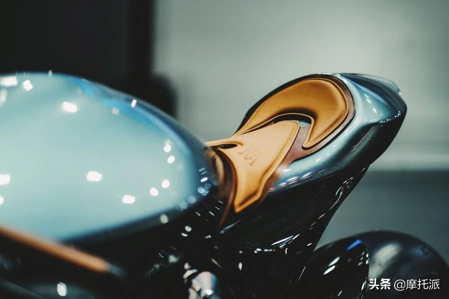 007阿斯顿马丁专属座驾多少钱,阿斯顿马丁摩托车最新款