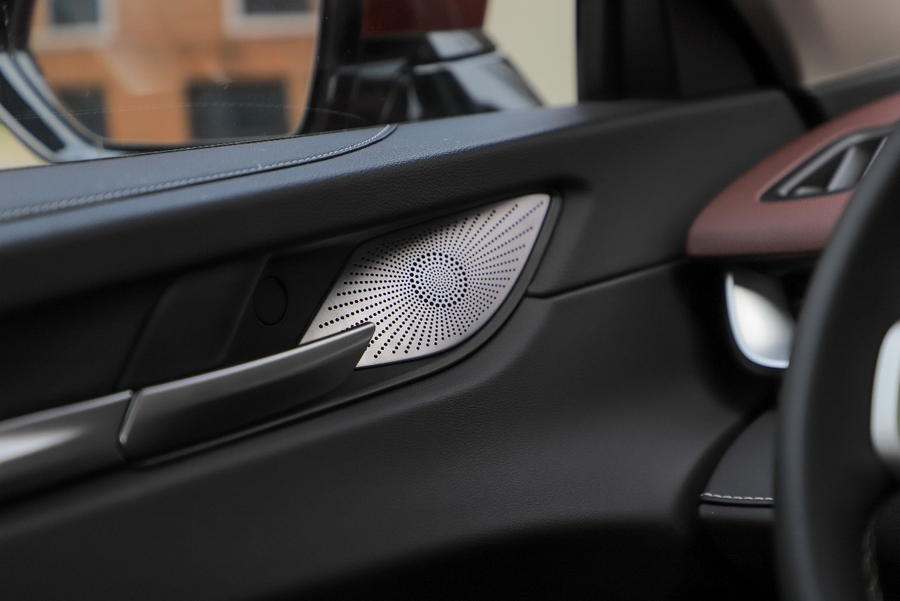 国民神车第三代哈弗h6亮点全解析,空间大动力强更省油第三代哈弗h6